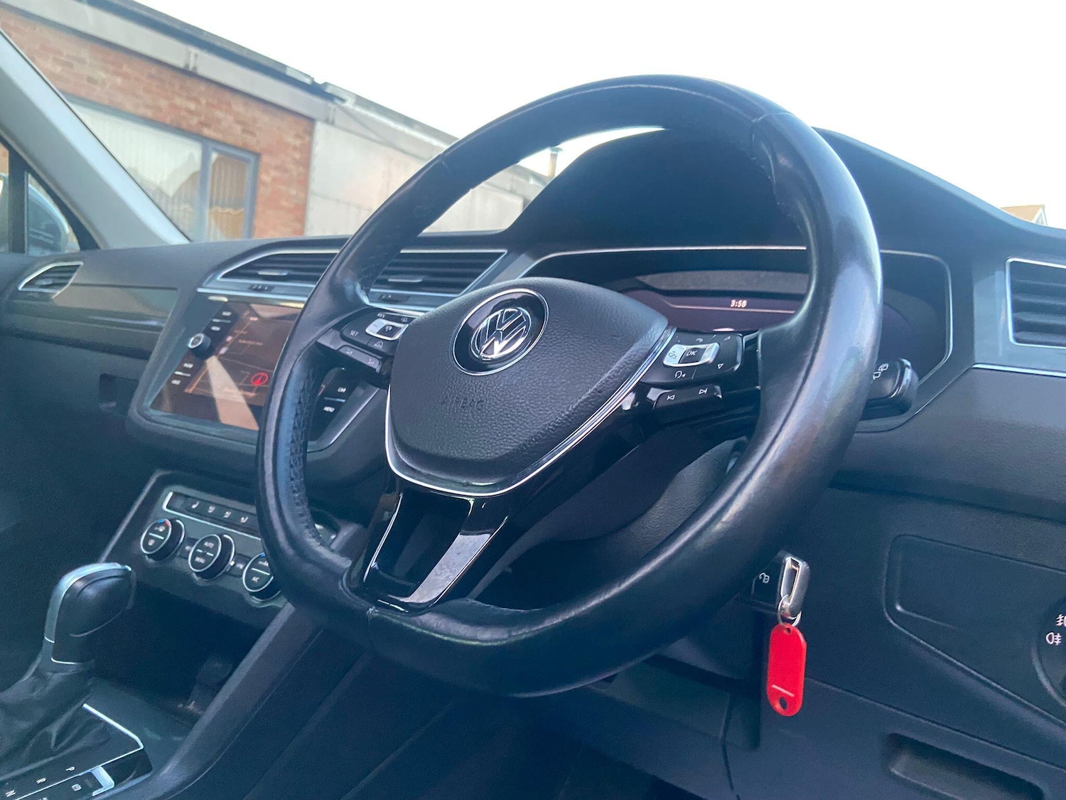 Used Volkswagen Tiguan 2018 for sale - 77440362: Photo 50