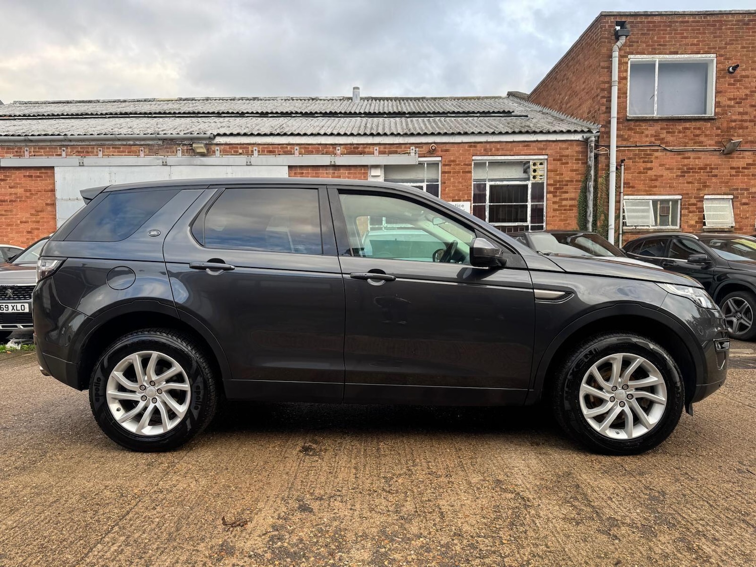 Used Land Rover Discovery Sport 2017 for sale - 76512912: Photo 11
