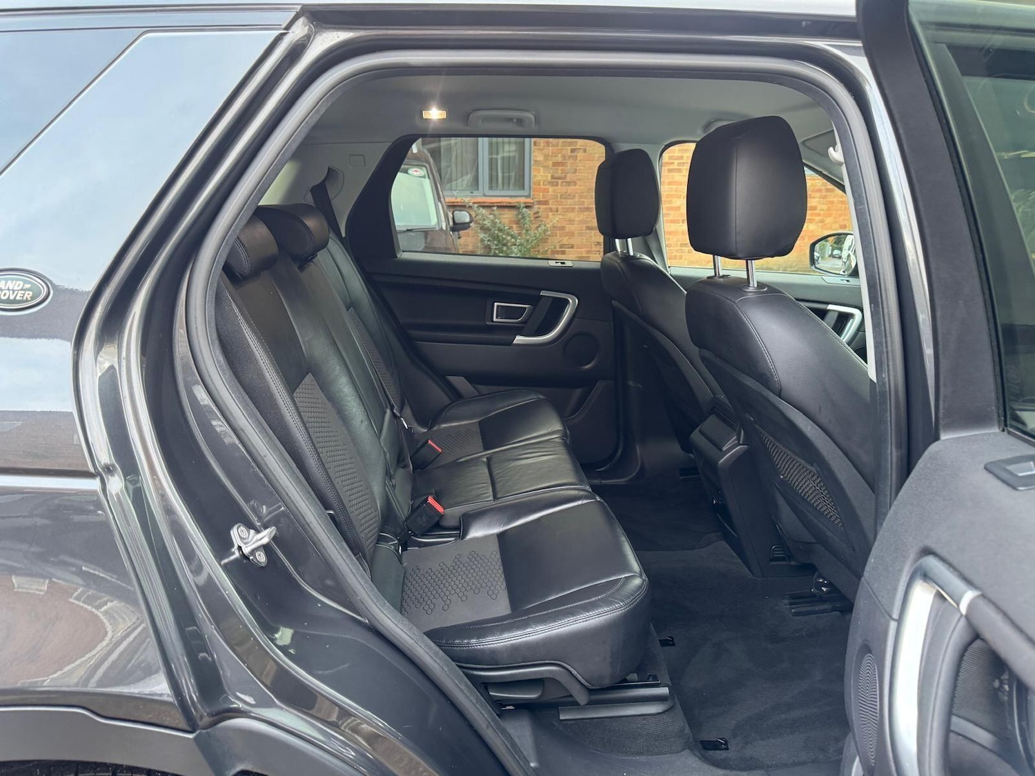 Used Land Rover Discovery Sport 2017 for sale - 76512912: Photo 16