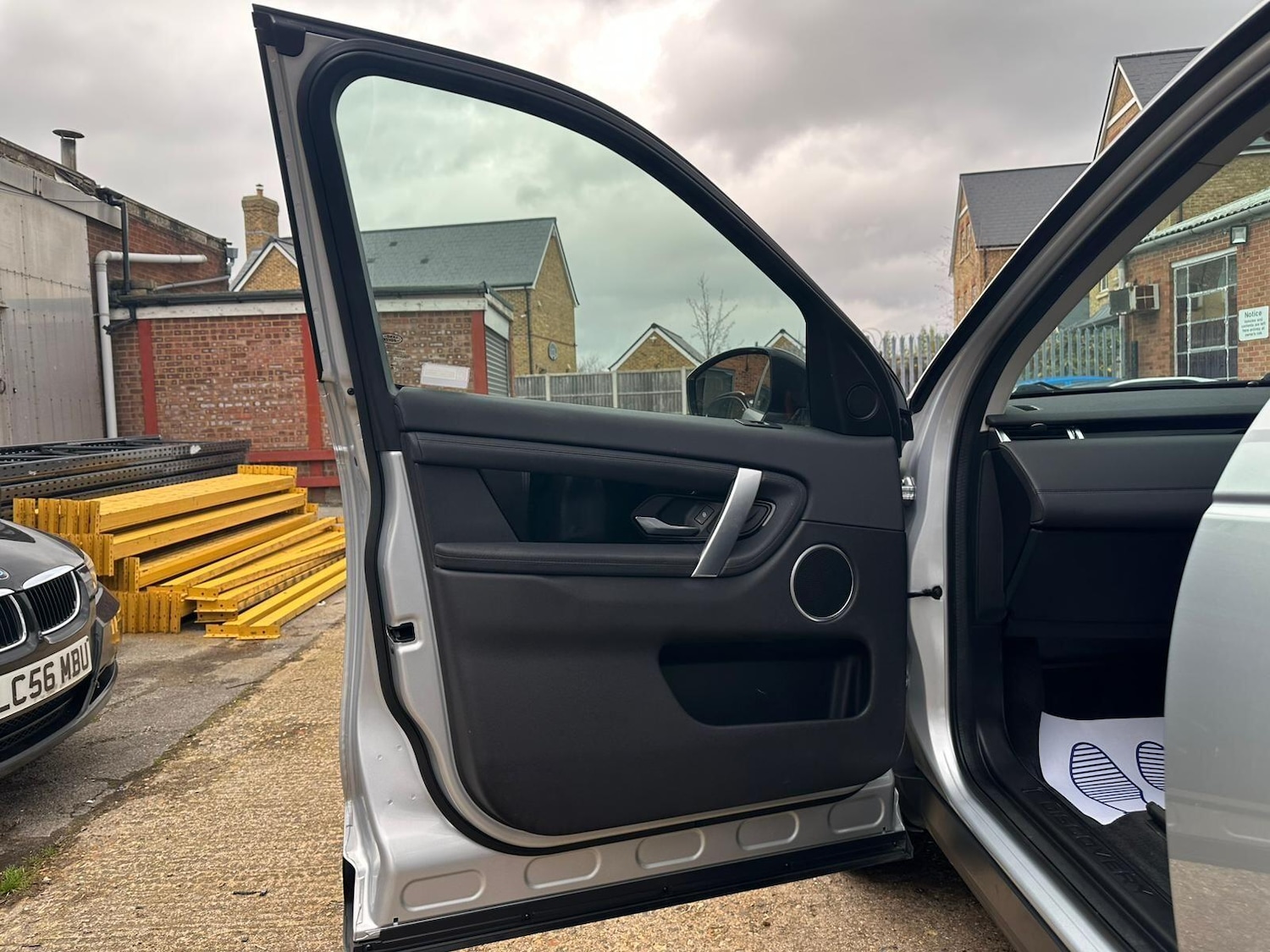 Used Land Rover Discovery Sport 2020 for sale - 76953356: Photo 37