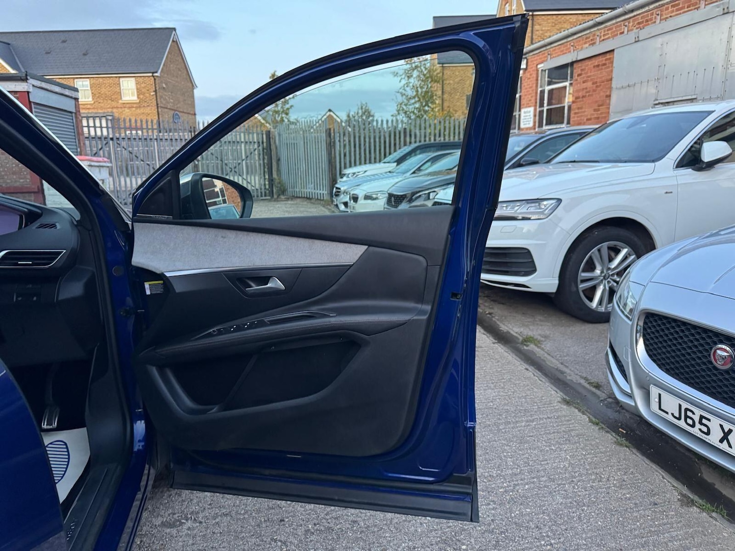 Used Peugeot 3008 2017 for sale - 76398962: Photo 45