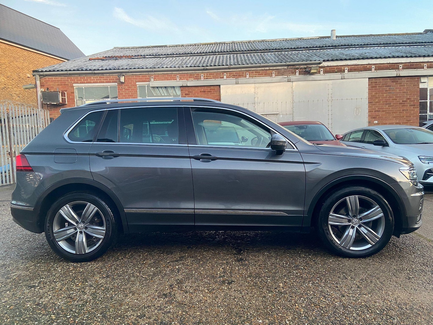 Used Volkswagen Tiguan 2018 for sale - 77229996: Photo 11