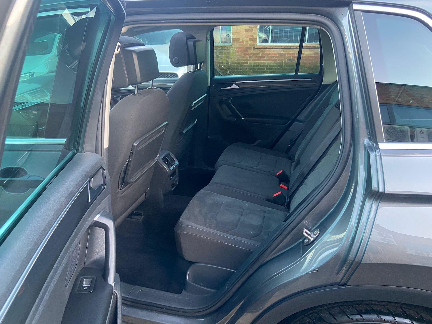 Used Volkswagen Tiguan 2018 for sale - 77229996: Photo 15