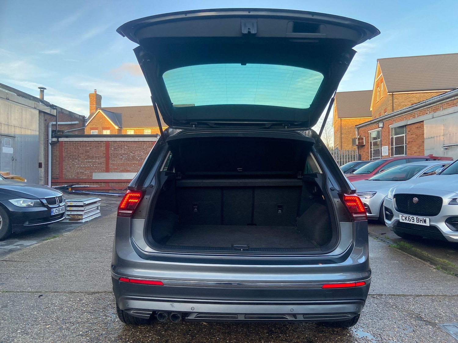 Used Volkswagen Tiguan 2018 for sale - 77229996: Photo 43