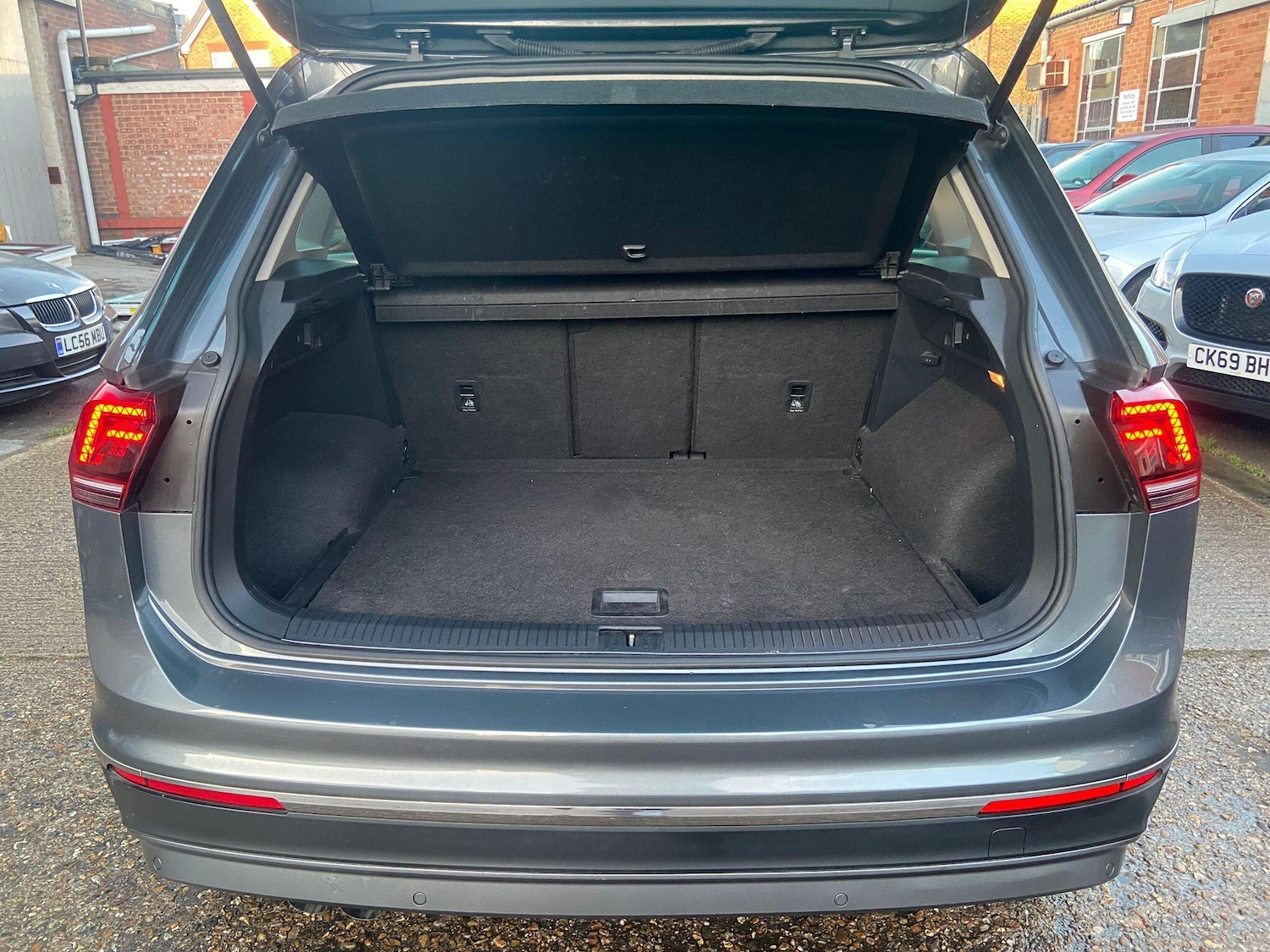 Used Volkswagen Tiguan 2018 for sale - 77229996: Photo 44