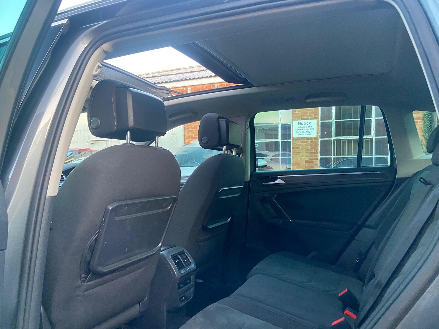 Used Volkswagen Tiguan 2018 for sale - 77229996: Photo 48