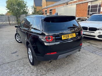 Used Land Rover Discovery Sport 2018 for sale - 76001804: Photo
