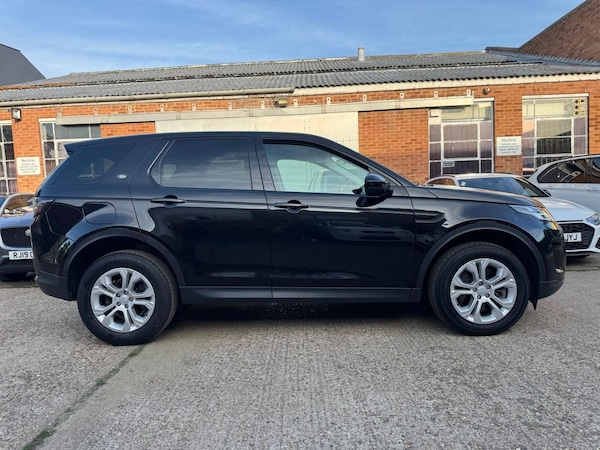 Used Land Rover Discovery Sport 2022 for sale - 76283530: Photo 11