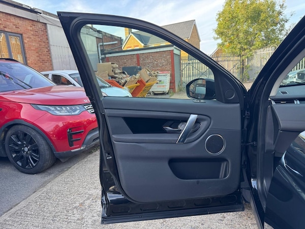 Used Land Rover Discovery Sport 2022 for sale - 76283530: Photo 39