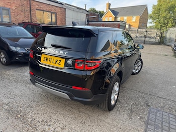 Used Land Rover Discovery Sport 2022 for sale - 76283530: Photo 3