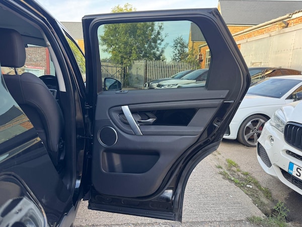 Used Land Rover Discovery Sport 2022 for sale - 76283530: Photo 42