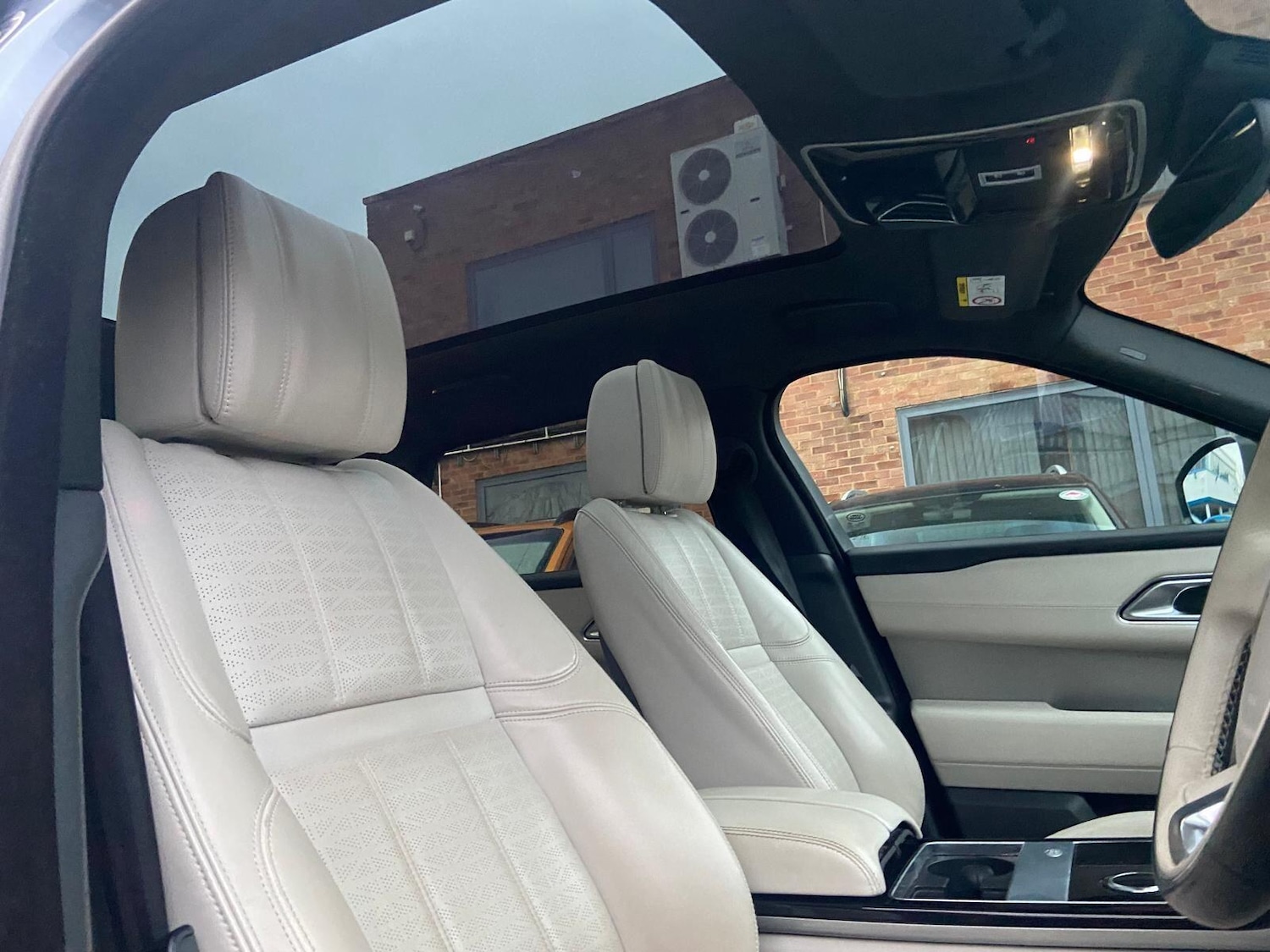 Used Land Rover Range Rover Velar 2019 for sale - 77049991: Photo 41