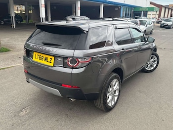 Used Land Rover Discovery Sport 2018 for sale - 78885783: Photo