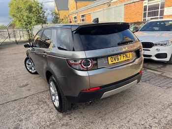 Used Land Rover Discovery Sport 2017 for sale - 75732377: Photo