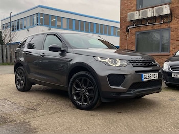 Used Land Rover Discovery Sport 2018 for sale - 78885825: Photo