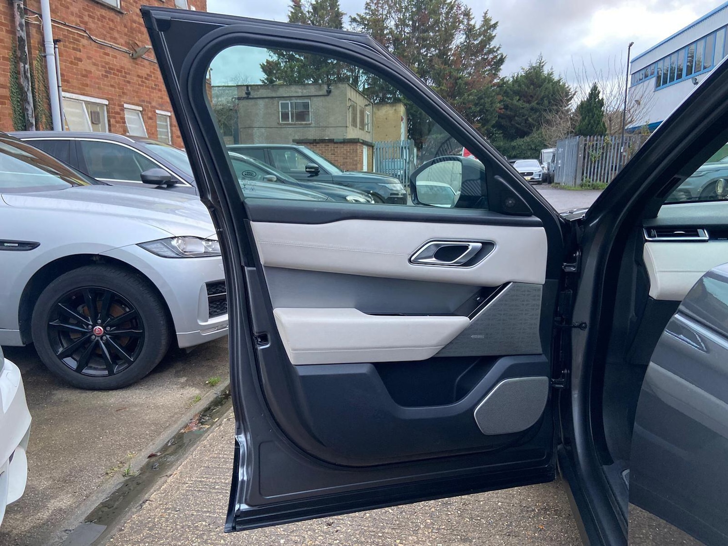 Used Land Rover Range Rover Velar 2019 for sale - 76926478: Photo 44