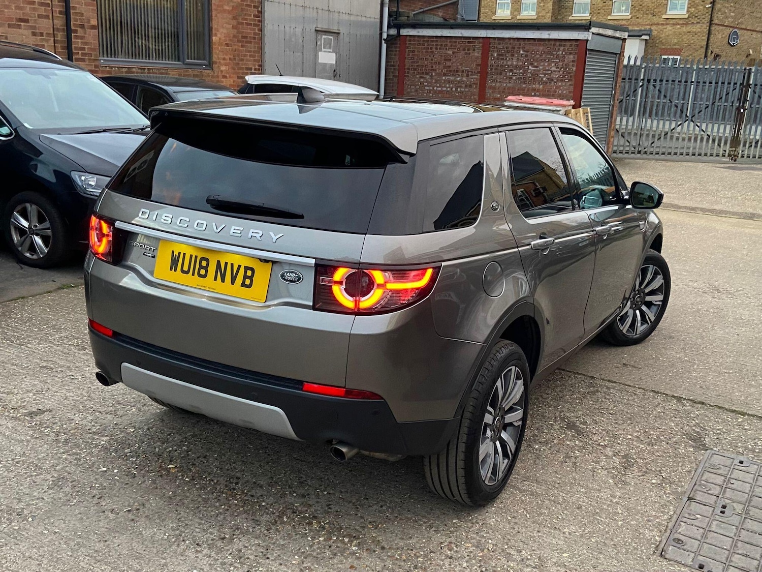 Used Land Rover Discovery Sport 2018 for sale - 78046980: Photo 3