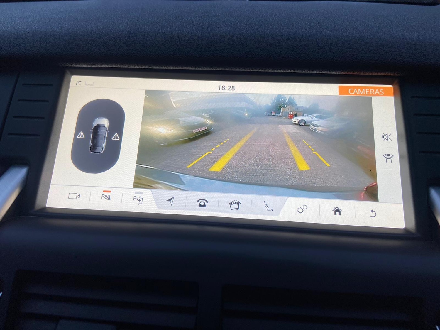 Used Land Rover Discovery Sport 2018 for sale - 78046980: Photo 63