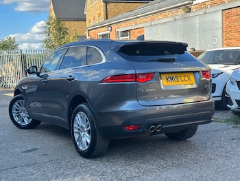 Used Jaguar F-Pace 2019 for sale - 79439610: Photo