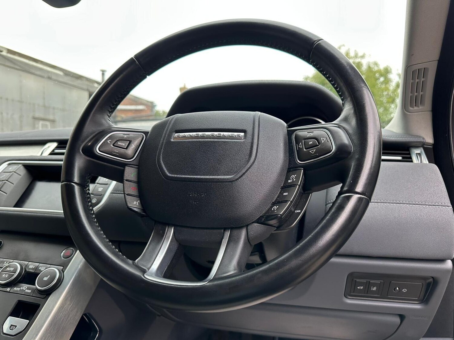 Used Land Rover Range Rover Evoque 2018 for sale - 76084416: Photo 51