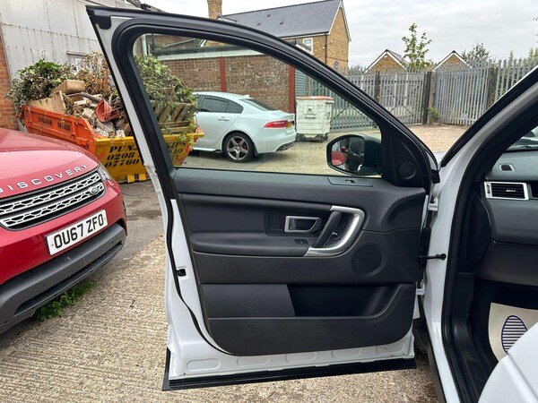 Used Land Rover Discovery Sport 2018 for sale - 76306785: Photo 39