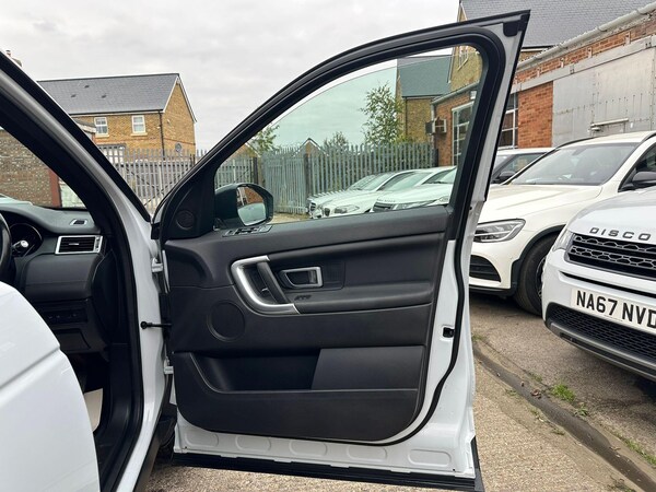 Used Land Rover Discovery Sport 2018 for sale - 76306785: Photo 45