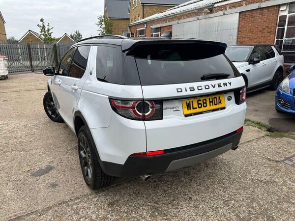 Used Land Rover Discovery Sport 2018 for sale - 76306785: Photo 4