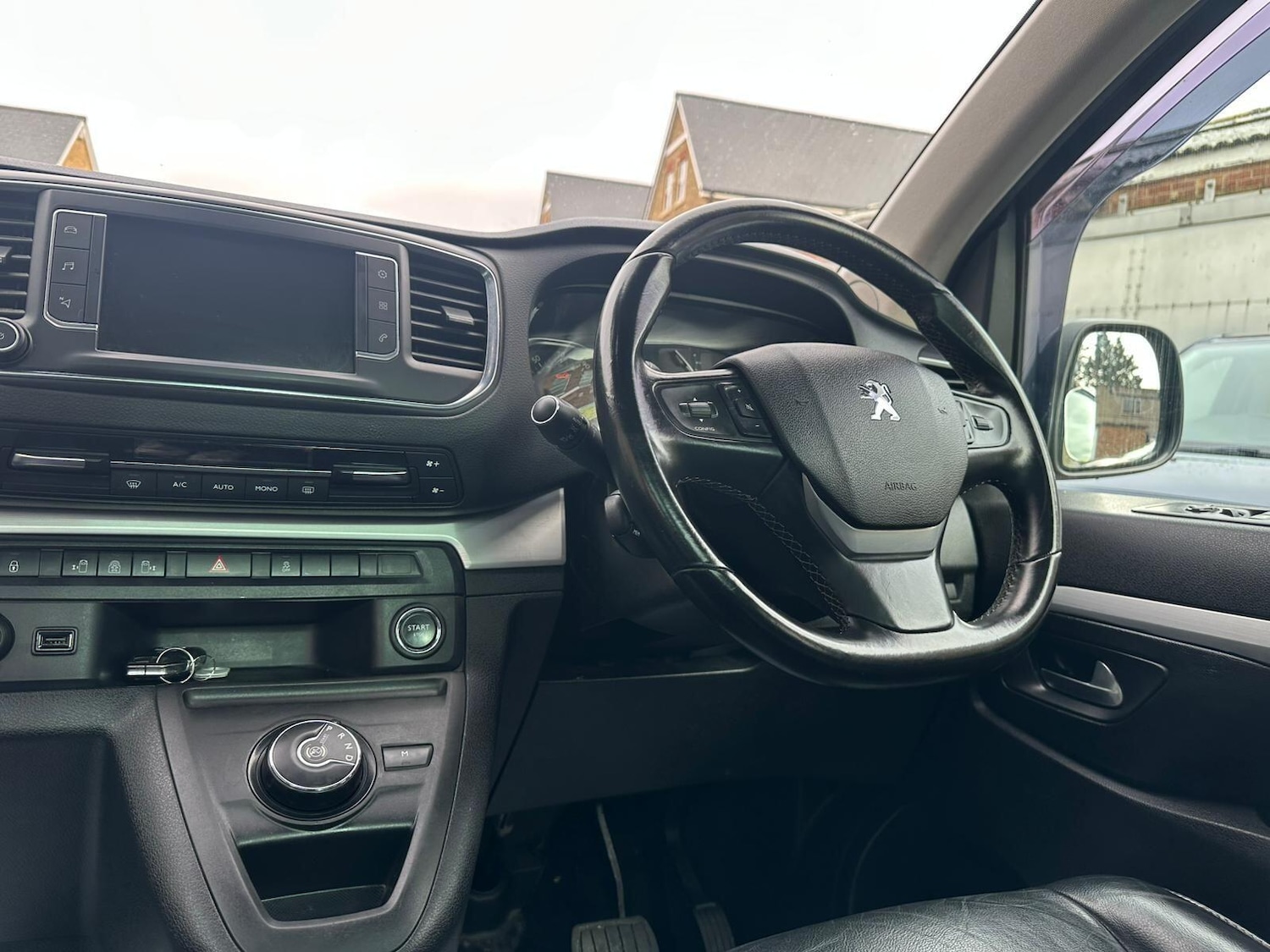 Used Peugeot Traveller 2017 for sale - 77633213: Photo 46