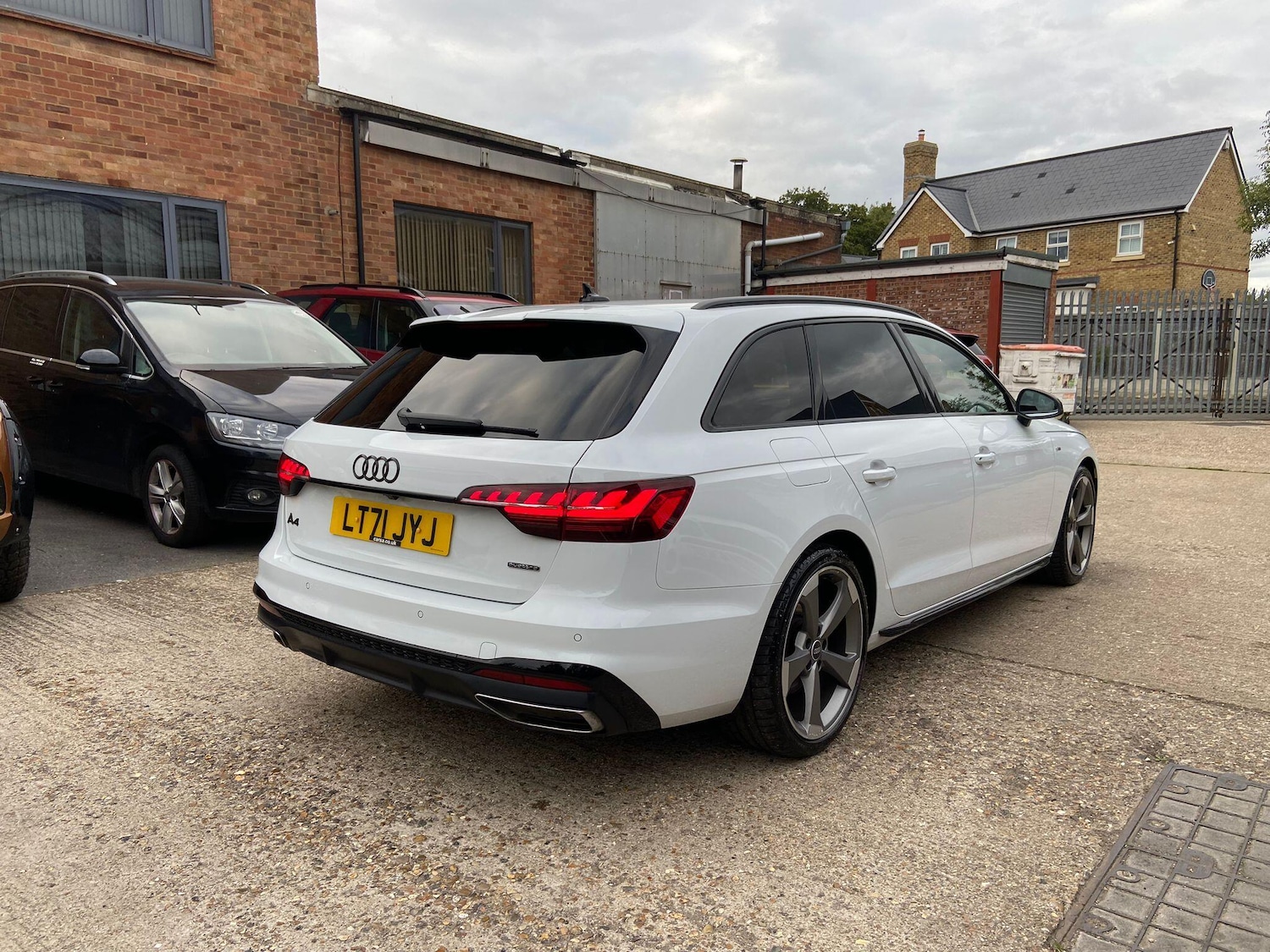 Used Audi A4 Avant 2021 for sale - 76059333: Photo 9