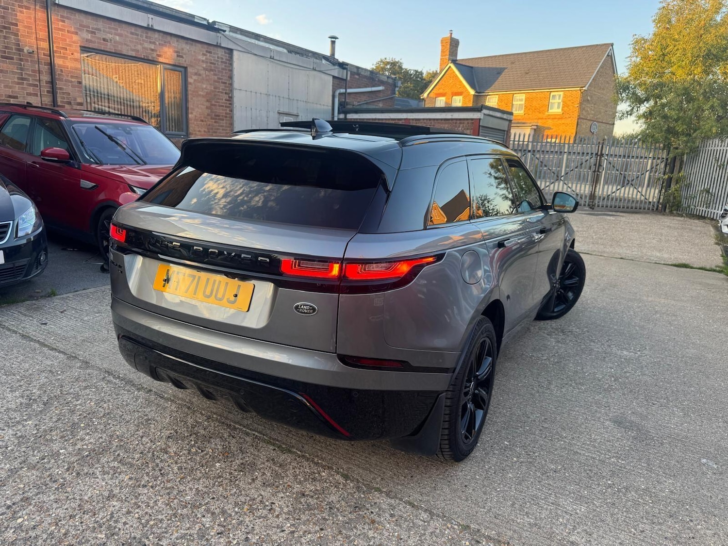 Used Land Rover Range Rover Velar 2021 for sale - 76137253: Photo 3
