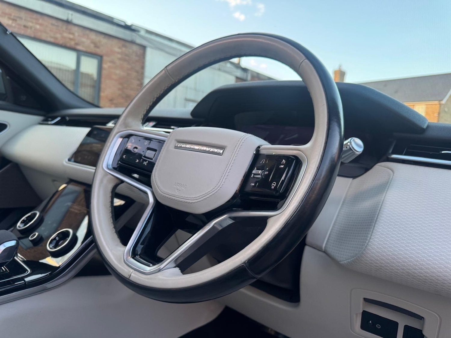 Used Land Rover Range Rover Velar 2021 for sale - 76137253: Photo 42