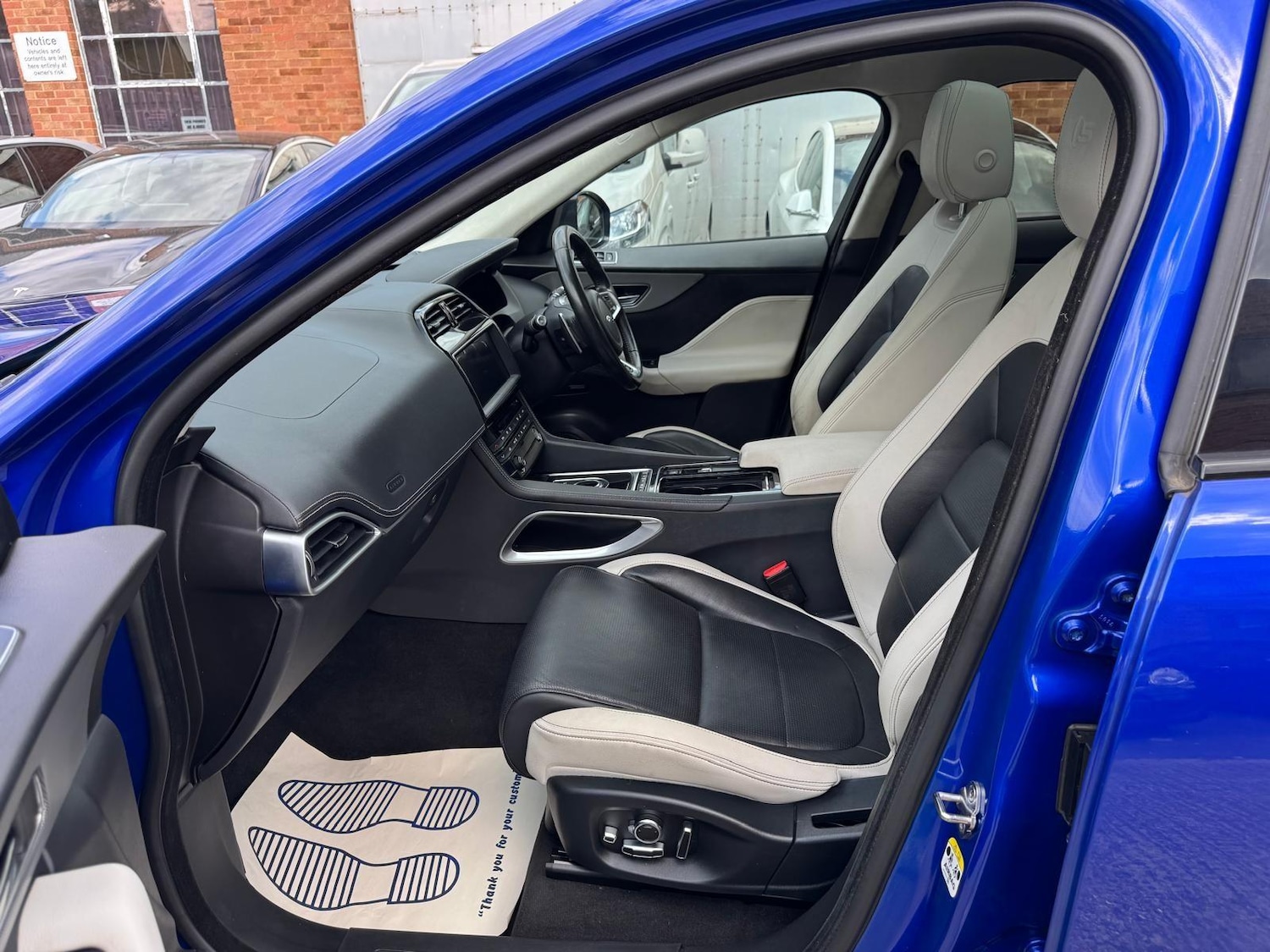 Used Jaguar F-Pace 2019 for sale - 76336574: Photo 14