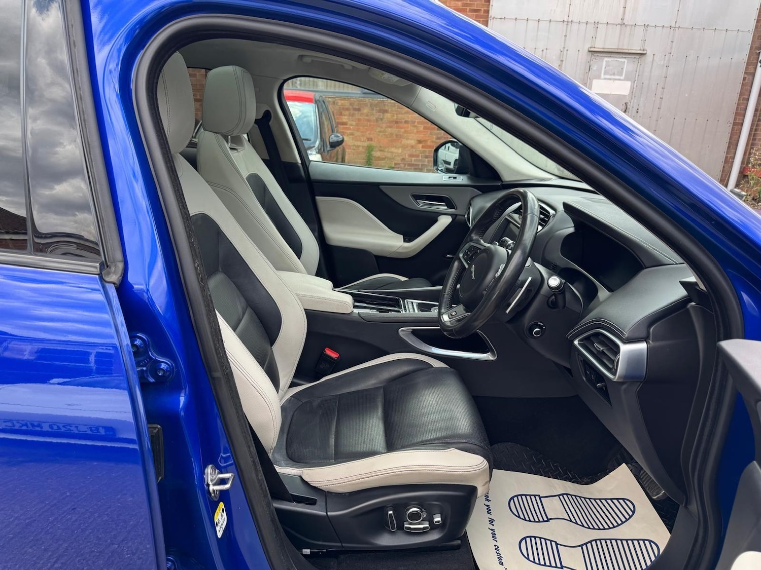 Used Jaguar F-Pace 2019 for sale - 76336574: Photo 17