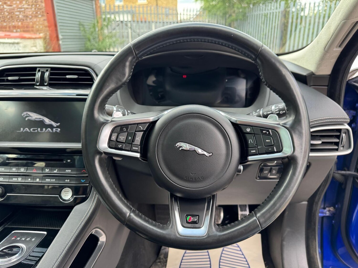 Used Jaguar F-Pace 2019 for sale - 76336574: Photo 20