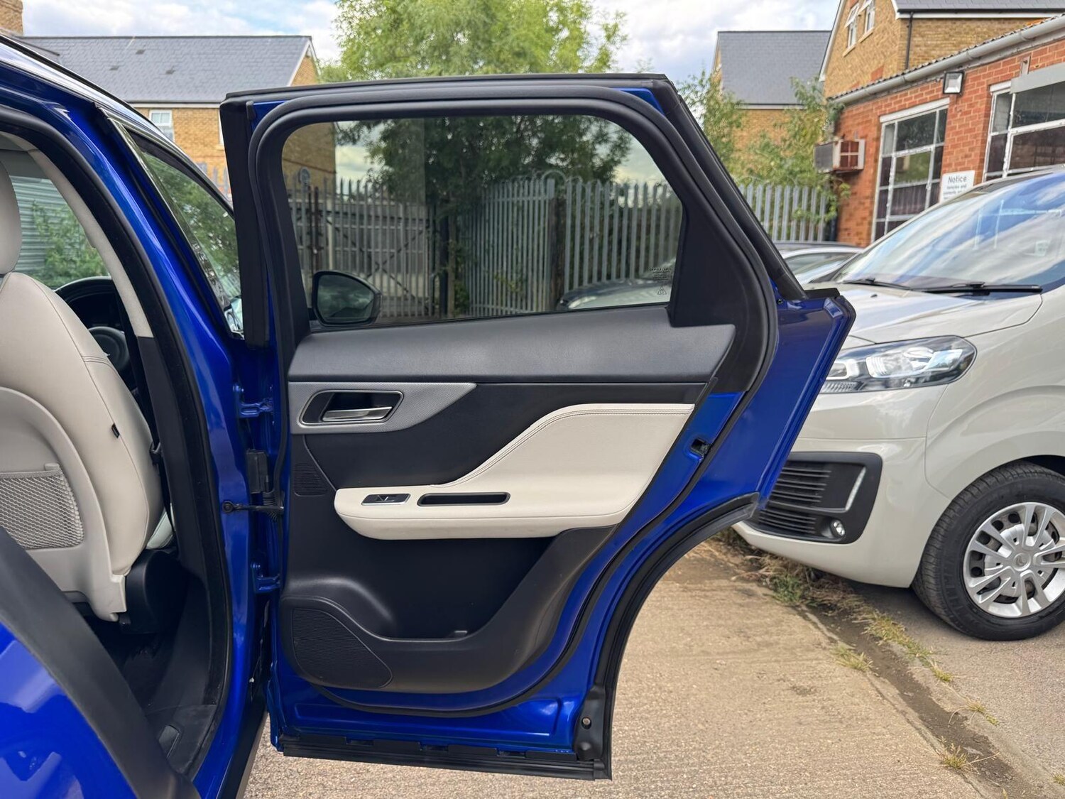 Used Jaguar F-Pace 2019 for sale - 76336574: Photo 36