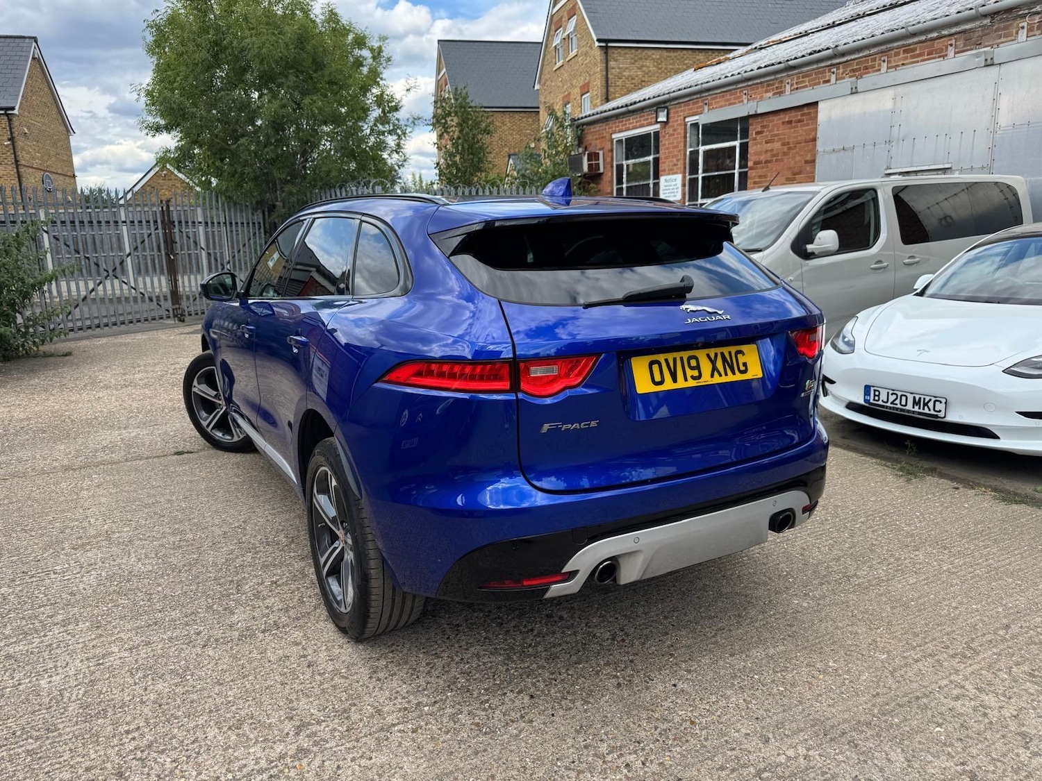 Used Jaguar F-Pace 2019 for sale - 76336574: Photo 4