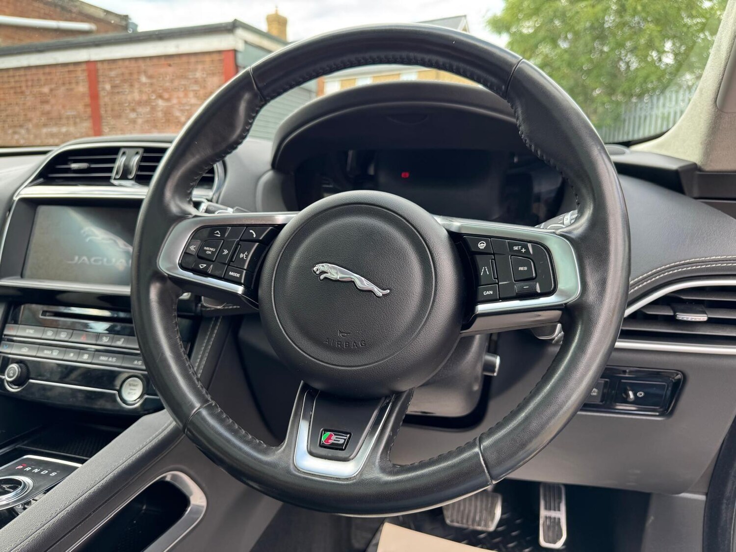 Used Jaguar F-Pace 2019 for sale - 76336574: Photo 50
