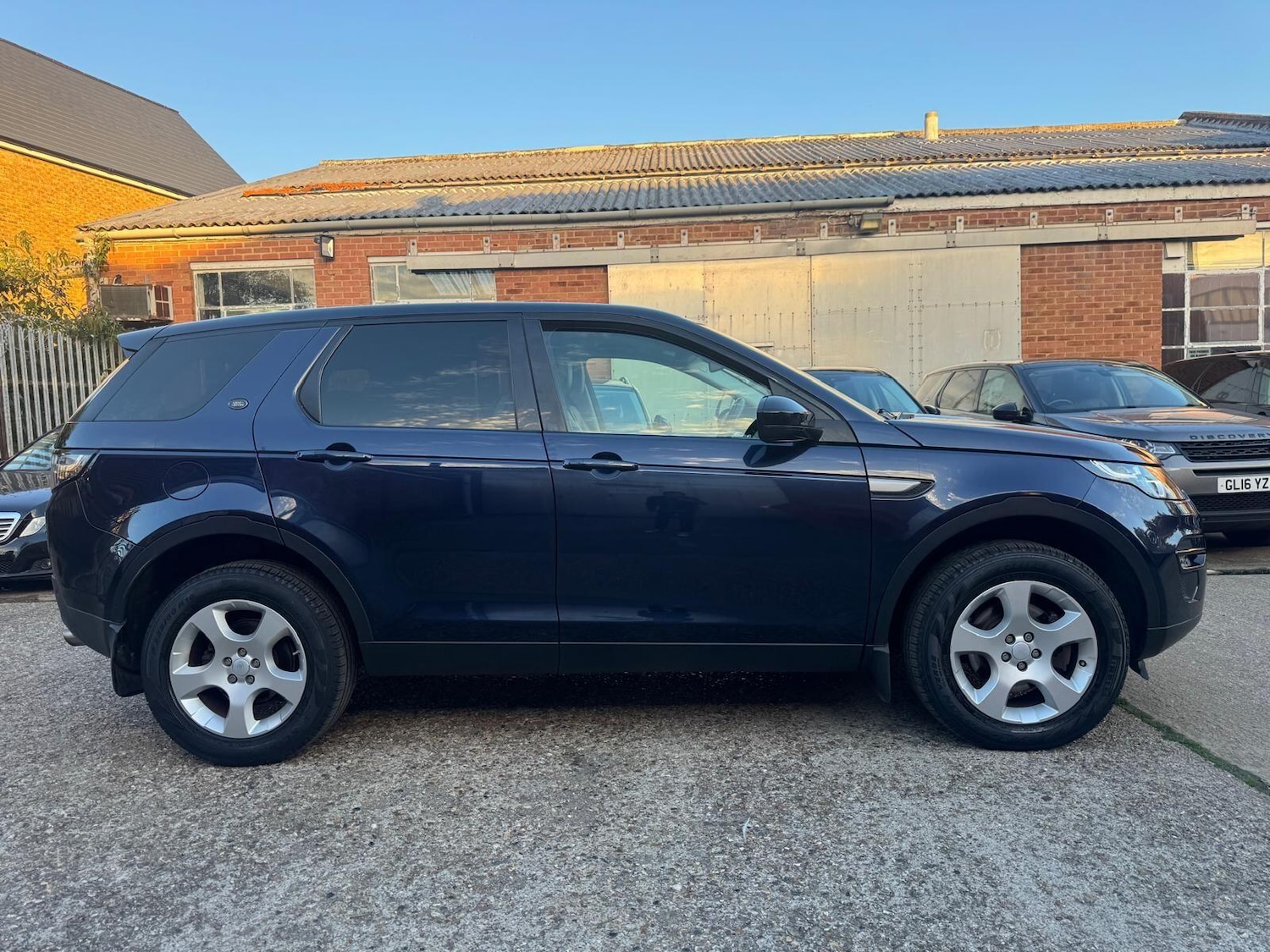 Used Land Rover Discovery Sport 2017 for sale - 76136242: Photo 11