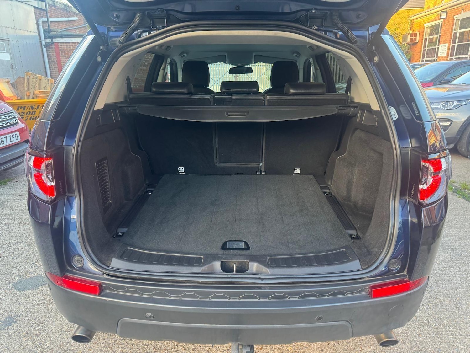 Used Land Rover Discovery Sport 2017 for sale - 76136242: Photo 37