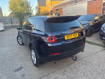 Used Land Rover Discovery Sport 2017 for sale - 76136242: Photo 4