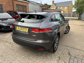 Used Jaguar F-Pace 2019 for sale - 75914921: Photo
