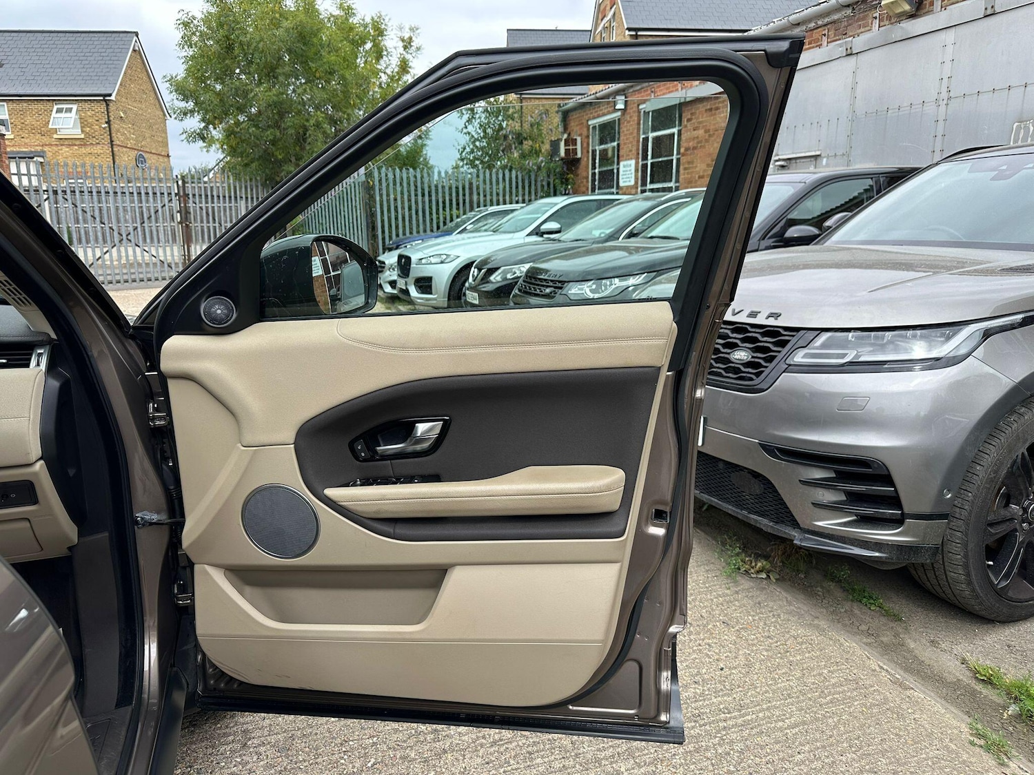 Used Land Rover Range Rover Evoque 2017 for sale - 76284310: Photo 41