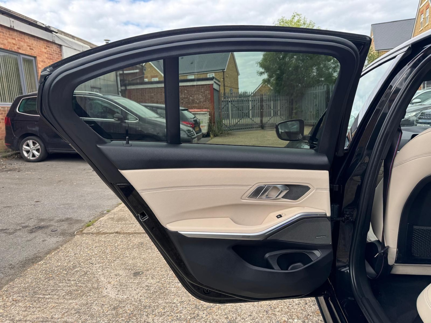 Used BMW 3 Series 2019 for sale - 77091677: Photo 42