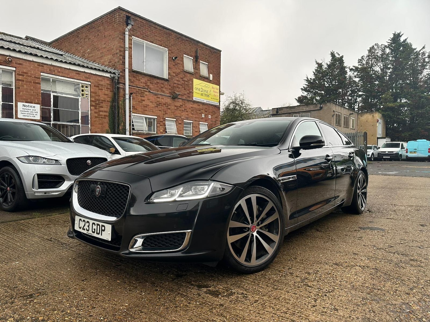 Used Jaguar XJ 2019 for sale - 76585584: Photo 2