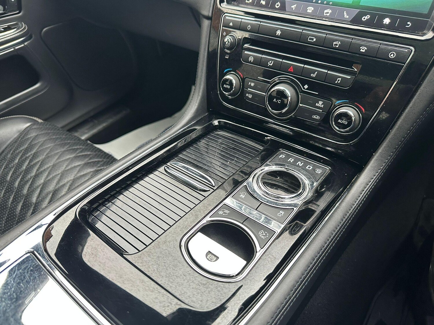 Used Jaguar XJ 2019 for sale - 76585584: Photo 42