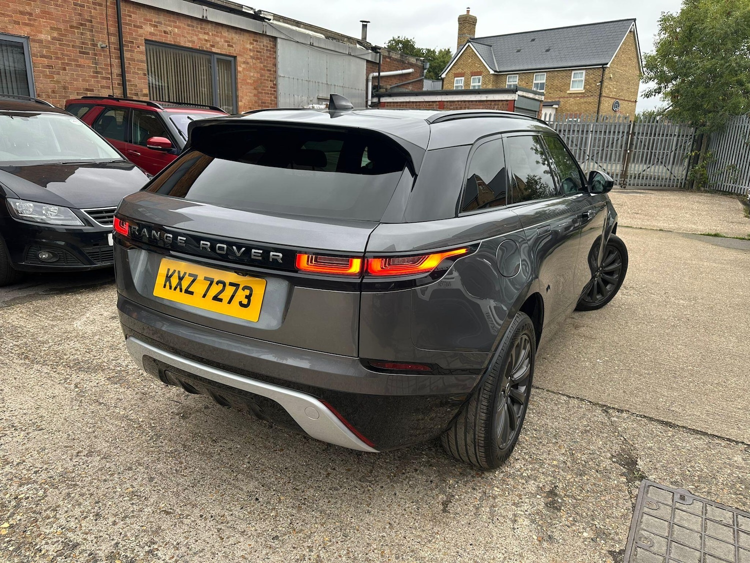 Used Land Rover Range Rover Velar 2018 for sale - 76349504: Photo 3