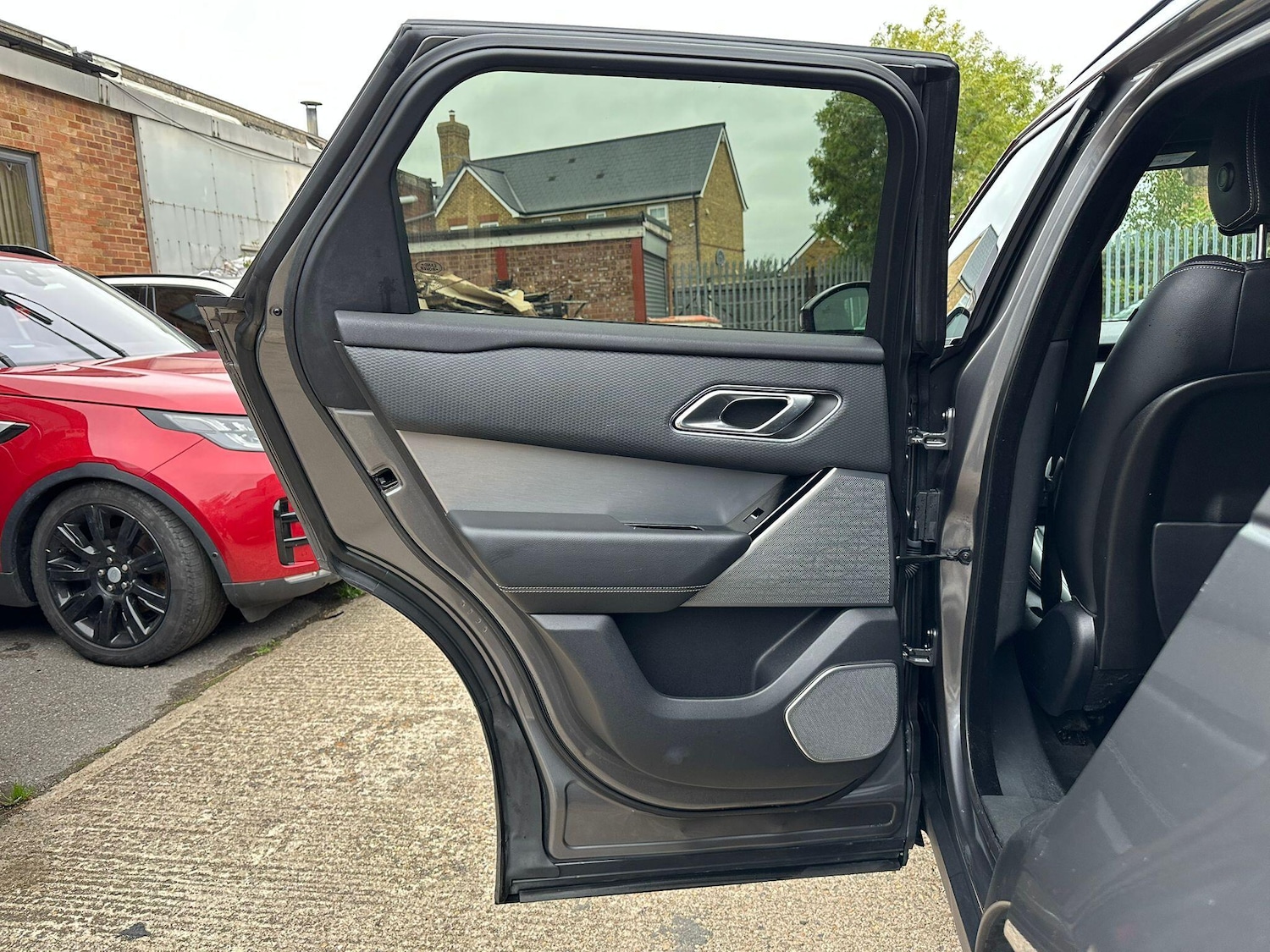 Used Land Rover Range Rover Velar 2018 for sale - 76349504: Photo 40