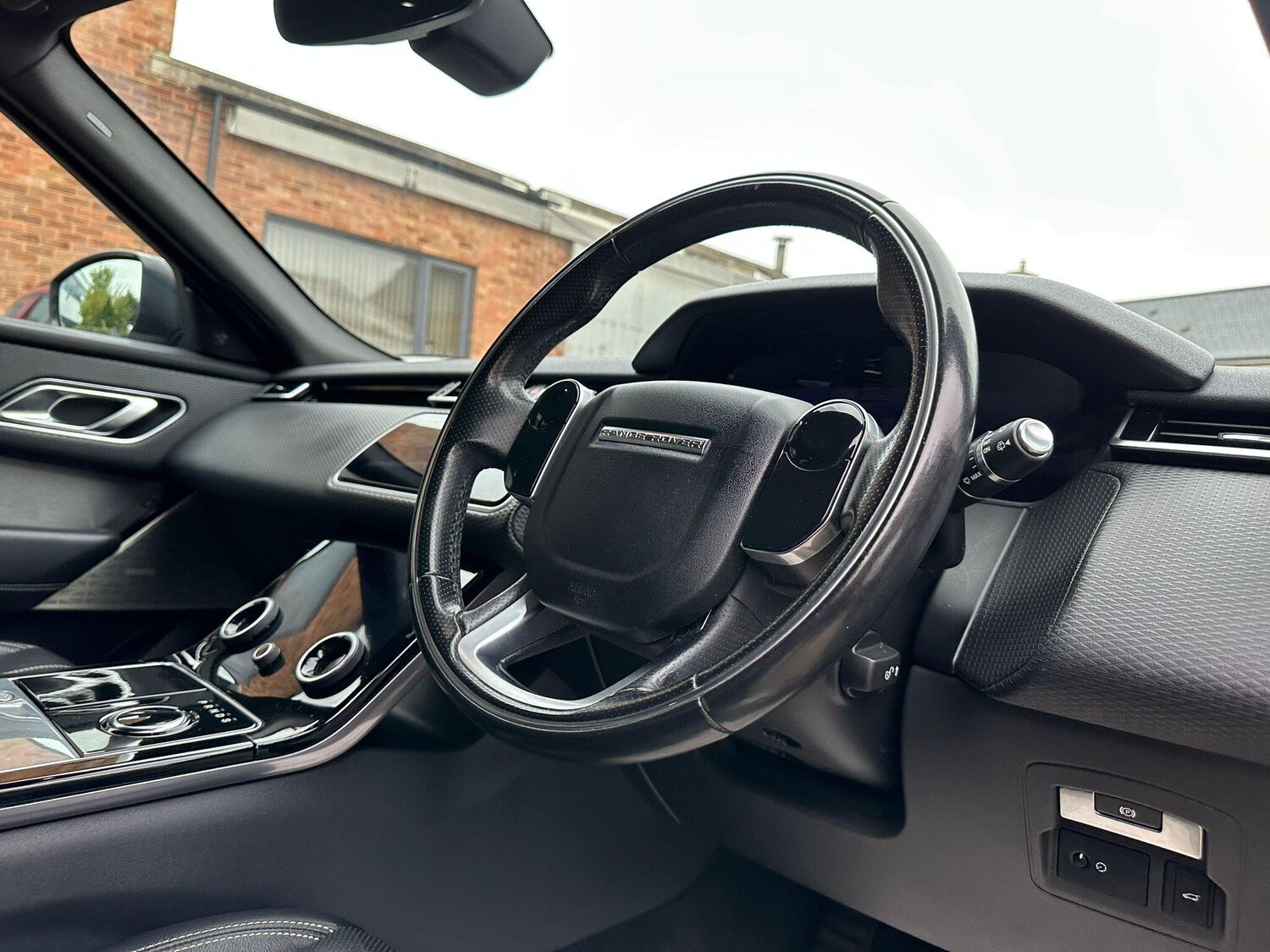 Used Land Rover Range Rover Velar 2018 for sale - 76349504: Photo 44