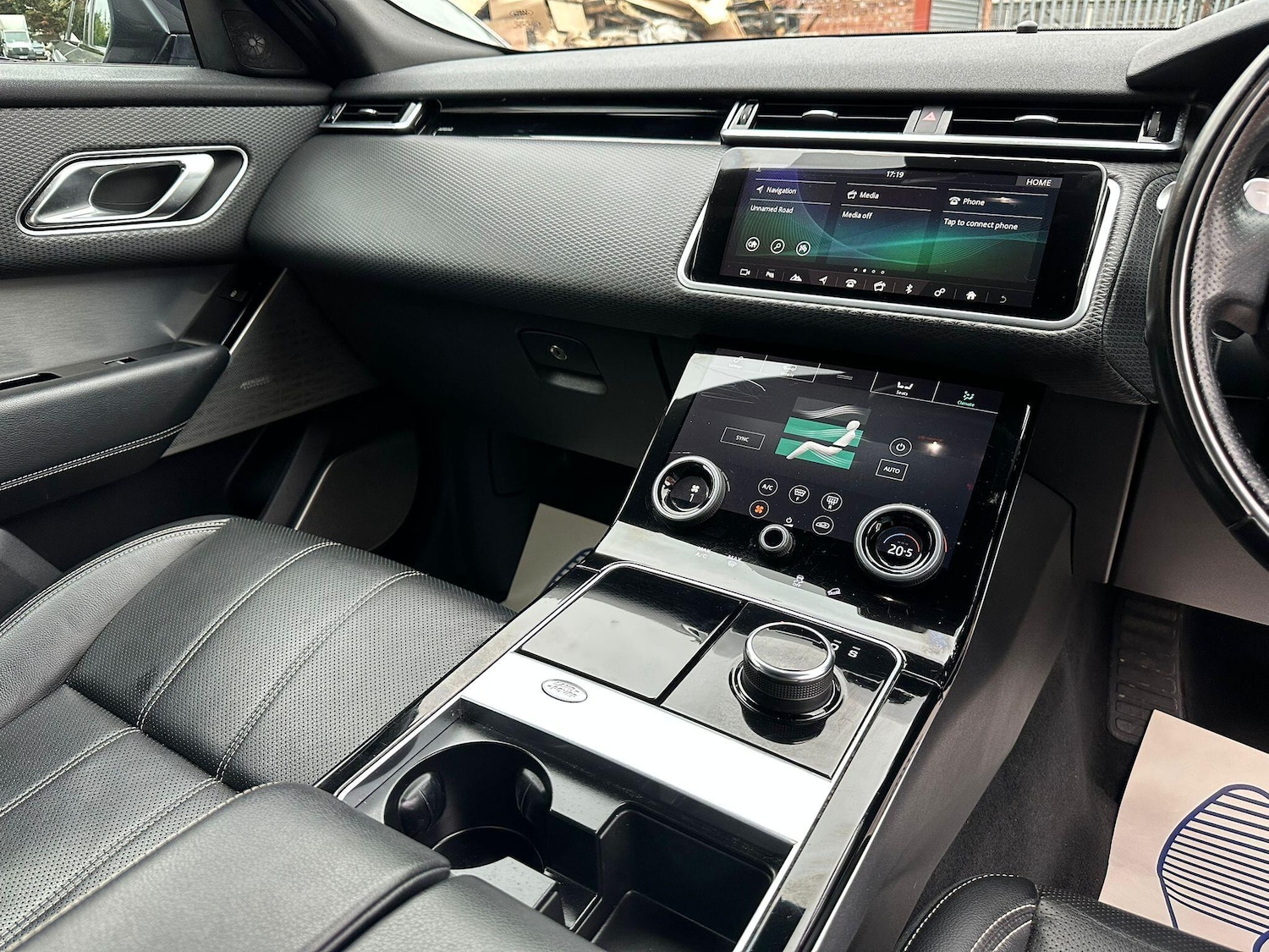 Used Land Rover Range Rover Velar 2018 for sale - 76349504: Photo 45