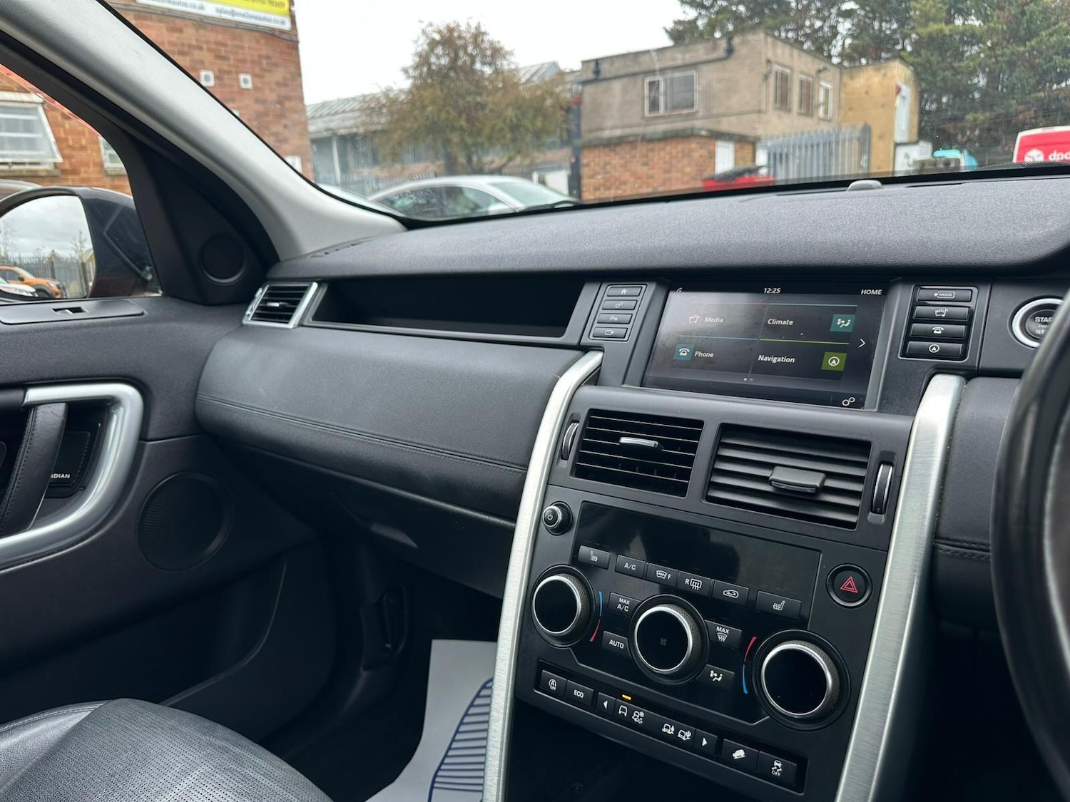 Used Land Rover Discovery Sport for sale - 78007379: Photo 28